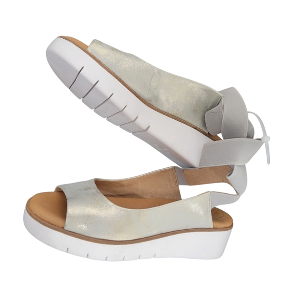 Corso Como Silver/gold Metallic Leather Women's Sandals Size 7.5 NWOT - Picture 2 of 5